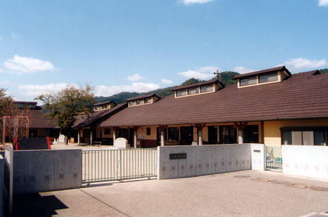 幼稚園・保育園　伊賀市社会事業協会三田保育園（幼稚園・保育園）まで659m