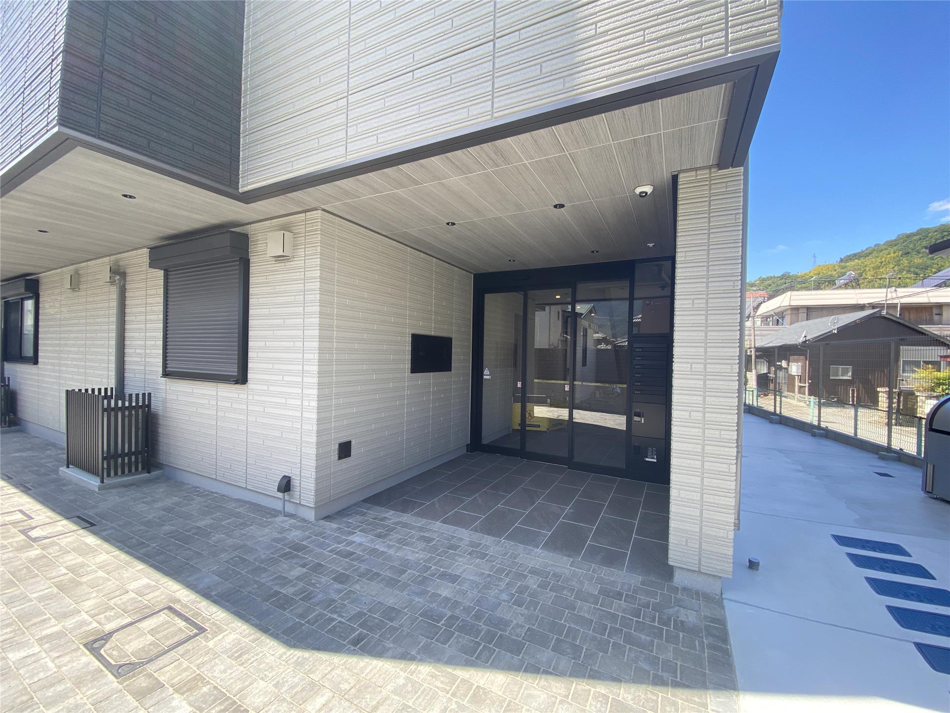 エントランス　オートロック完備で安心の賃貸マンションです♪