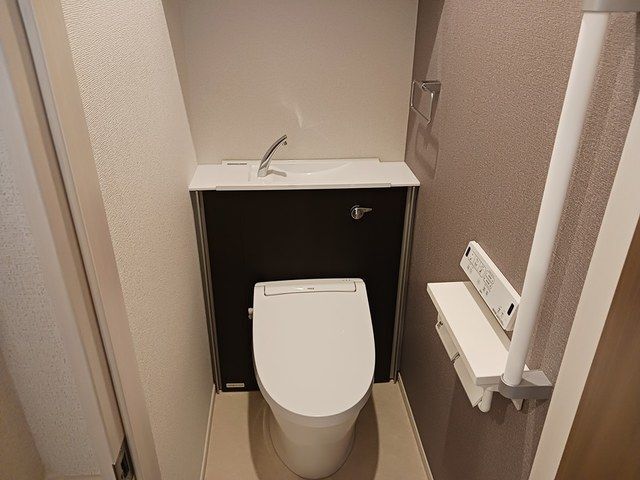 トイレ　同タイプの画像です。