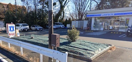 コンビニ　ローソン横浜フィールドアスレチック前店（コンビニ）まで636m
