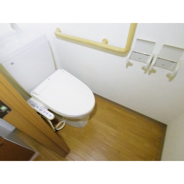 トイレ　シャワー付きトイレ