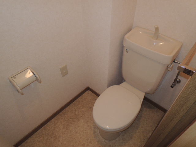 トイレ　ゆったりとした空間のトイレです