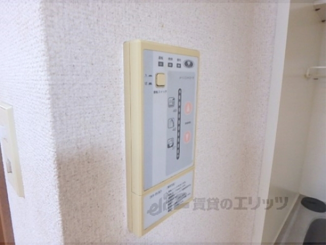 その他設備　給湯器リモコン