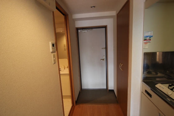 玄関　※別部屋の写真です