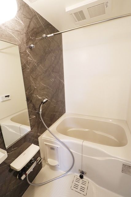 バス・シャワールーム　★人気のバストイレ別のお部屋です★