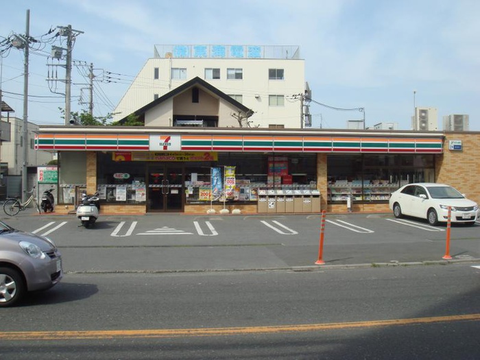 コンビニ　セブンイレブン（コンビニ）まで500m