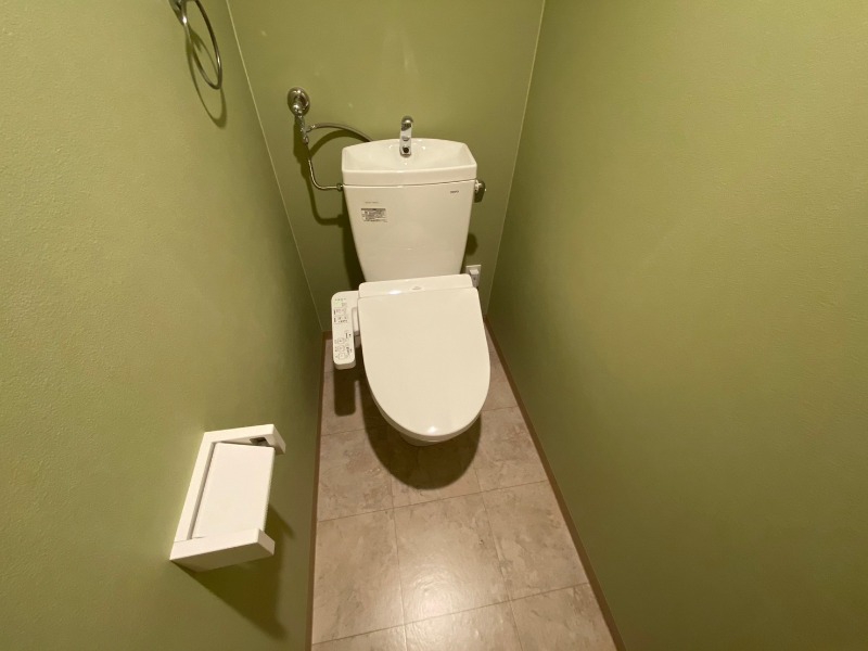 トイレ　トイレです。ウォシュレット付を探している方、おすすめです。