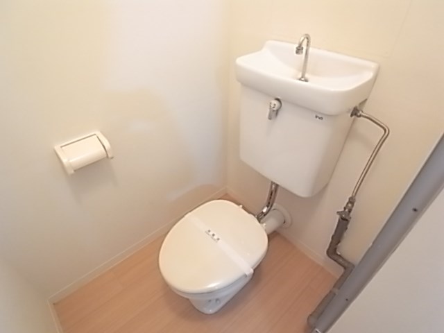 トイレ　清潔感のあるトイレです