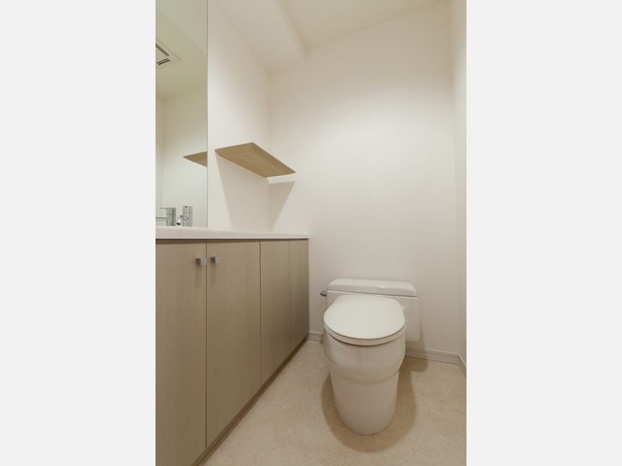 トイレ　＊同建物別部屋参考写真