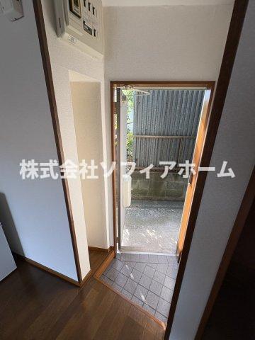 玄関　他部屋参考写真です