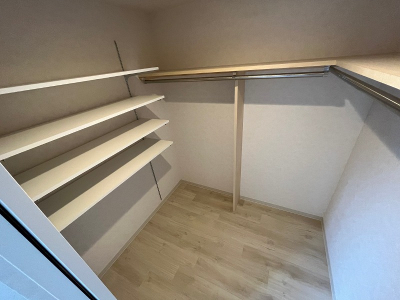収納　寝室には収納があります。すっきり片づけましょう！