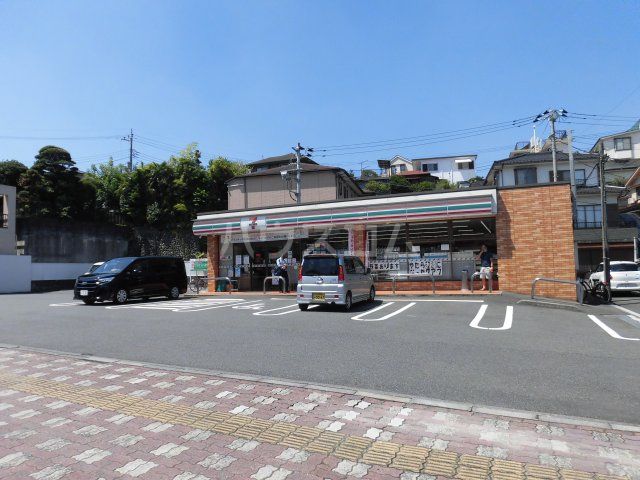 コンビニ　セブン-イレブン 八王子上野町店（コンビニ）まで560m