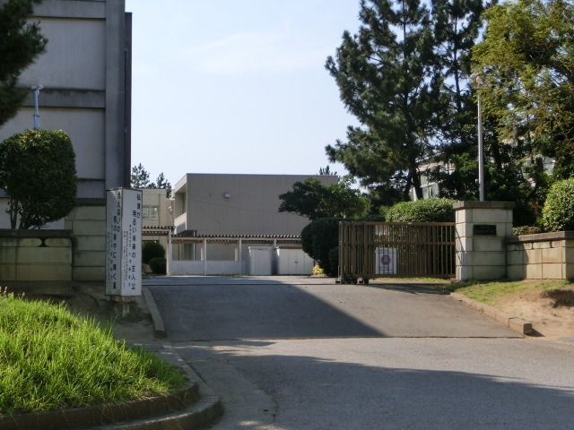 中学校　幕張西中学校（中学校）まで750m