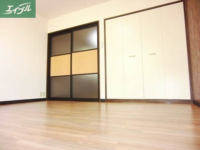 カーサスT B棟の居間写真
