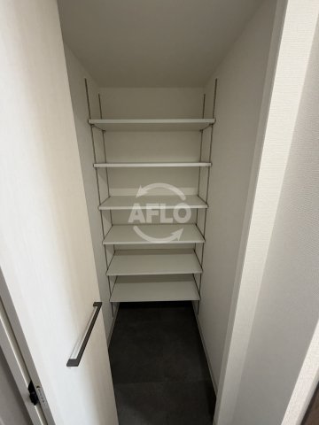 収納　アドバンス大阪メルディア　シューズインクローク