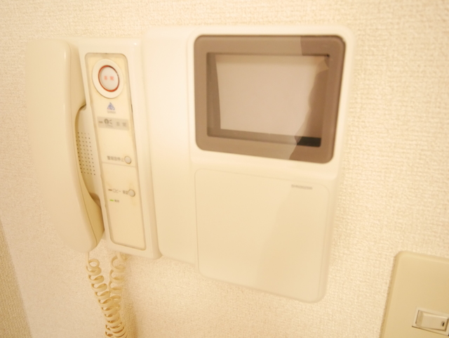 セキュリティ　★安心のモニタ付インターホンで不意の来客も安心です★