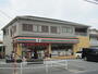 コンビニ　セブンイレブン津田駅前店（コンビニ）まで1000m