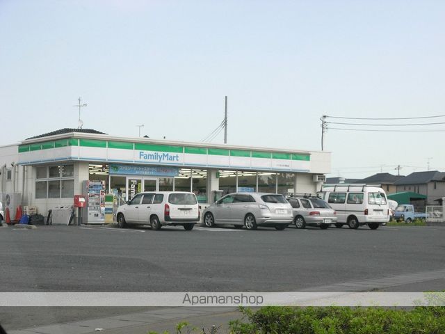 コンビニ　ファミリーマート（コンビニ）まで2203m