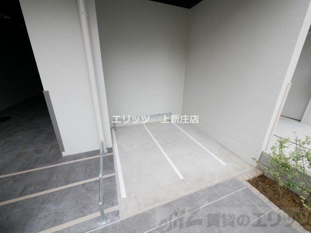 駐車場　バイク置き場