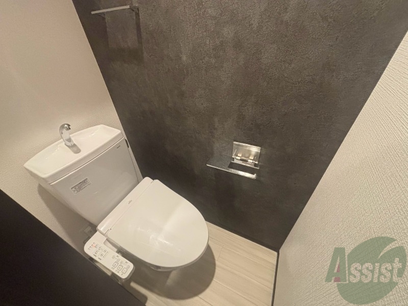 トイレ　トイレはウォシュレット機能付きです。安心して使用できますね。