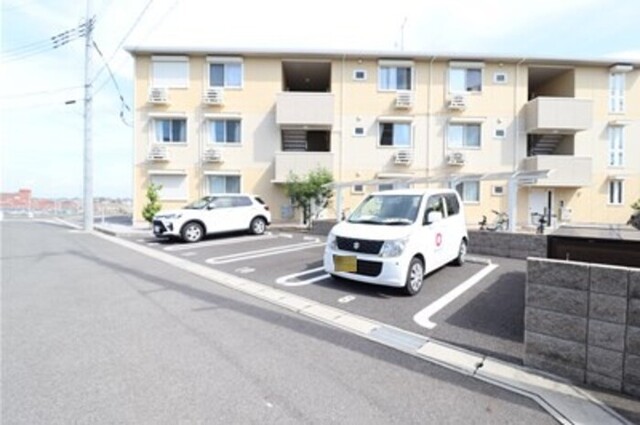 駐車場　駐車場