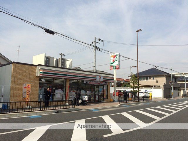 コンビニ　セブンイレブン（コンビニ）まで407m