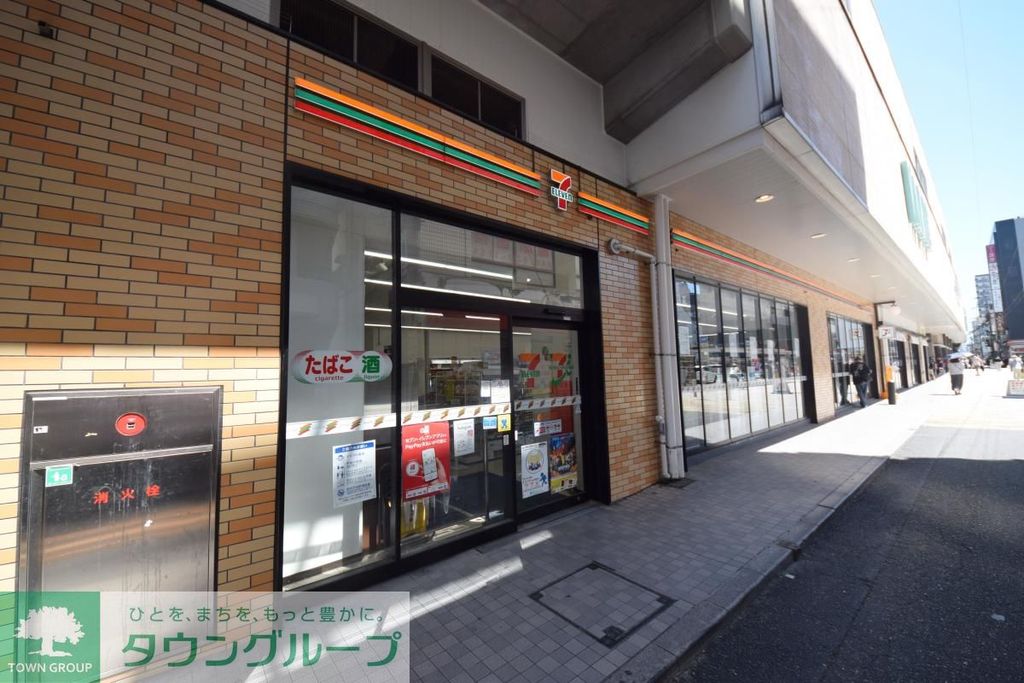 コンビニ　セブンイレブン草加VARIE店（コンビニ）まで90m