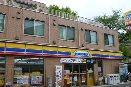 コンビニ　ミニストップ（コンビニ）まで576m
