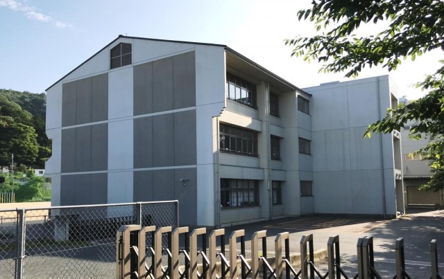 小学校　大津市立逢坂小学校（小学校）まで628m