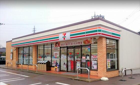 コンビニ　セブンイレブン金沢三池店（コンビニ）まで346m