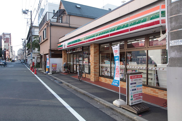 コンビニ　セブンイレブン 墨田菊川店（コンビニ）まで394m