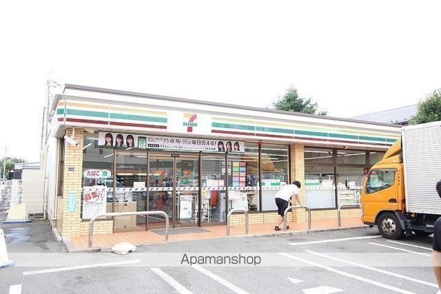 コンビニ　セブンイレブン（コンビニ）まで955m