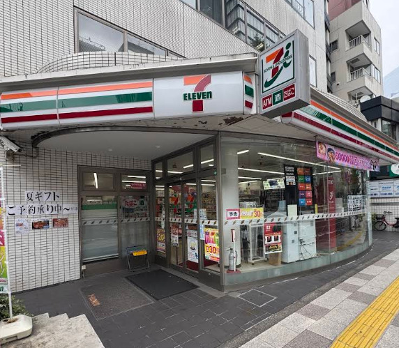 コンビニ　セブンイレブン 港区芝4丁目店（コンビニ）まで669m