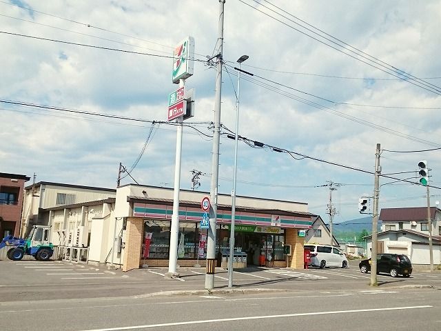 コンビニ　セブンイレブン名寄大橋店（コンビニ）まで210m