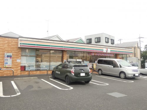 コンビニ　セブンイレブン（コンビニ）まで371m
