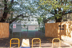 小学校　渋谷区立笹塚小学校（小学校）まで396m