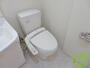 トイレ　ウォシュレット付きのトイレです。シャワートイレは日本の宝。
