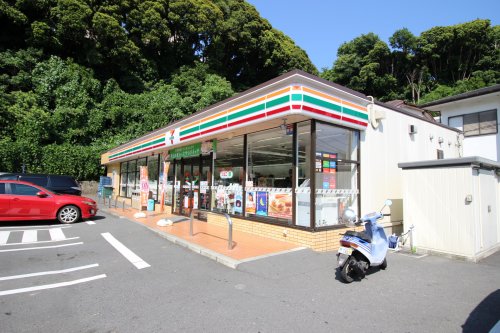 コンビニ　セブンイレブン（コンビニ）まで1961m
