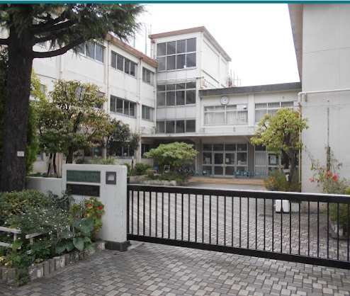 小学校　目黒区立大岡山小学校（小学校）まで496m