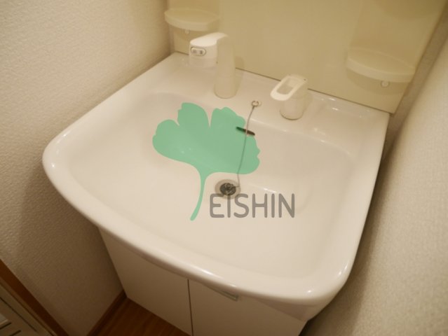 洗面設備　シンプルで使いやすい洗面台です！