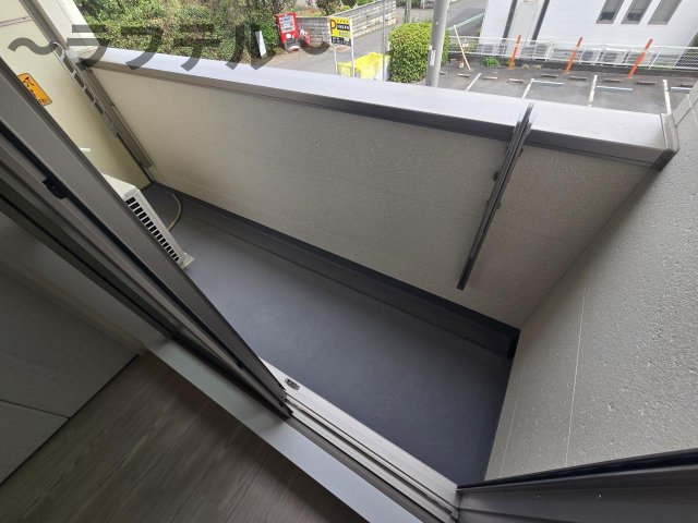 バルコニー　同メーカー施工　別部屋イメージ写真