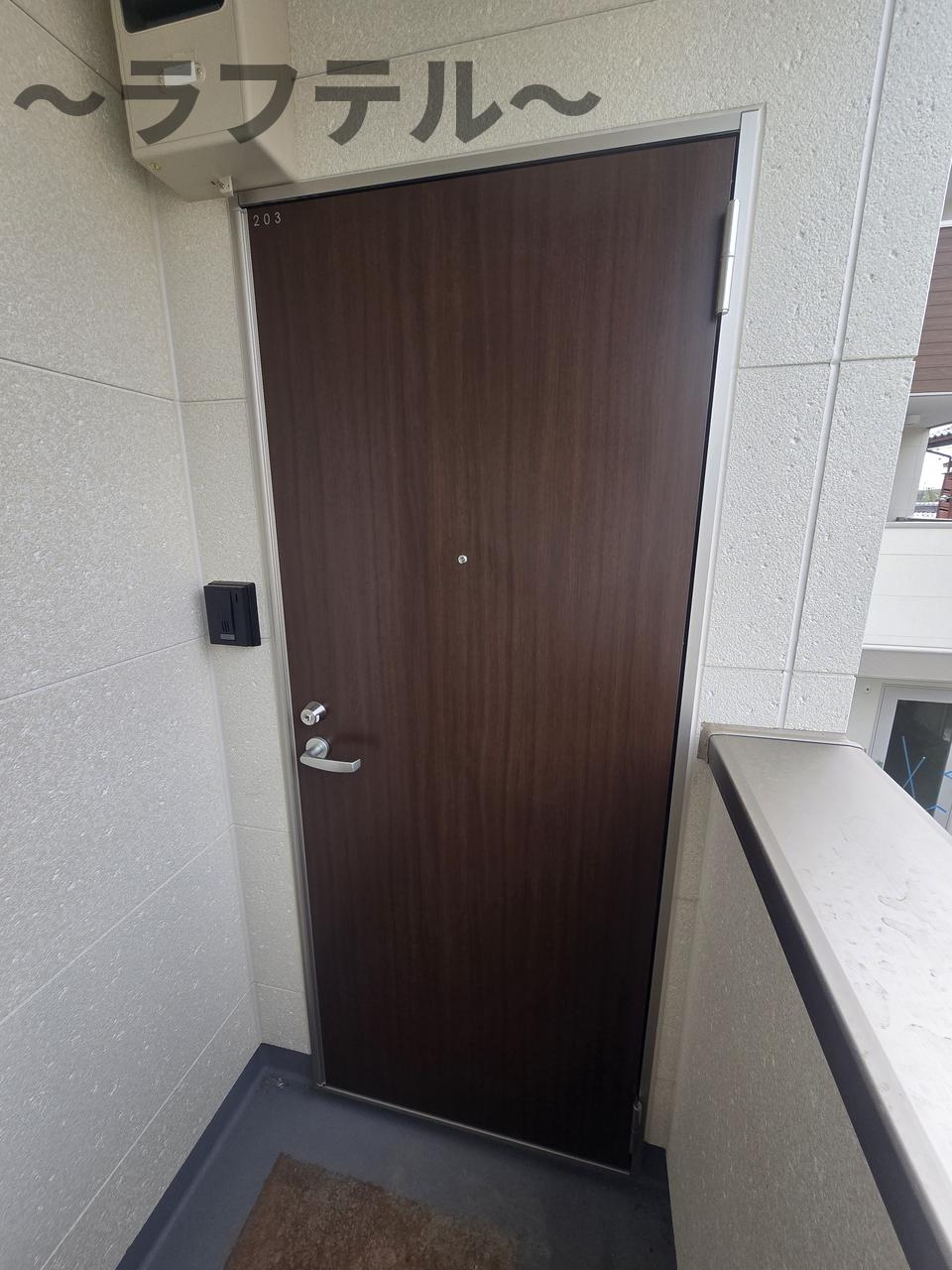 玄関　同メーカー施工　別部屋イメージ写真