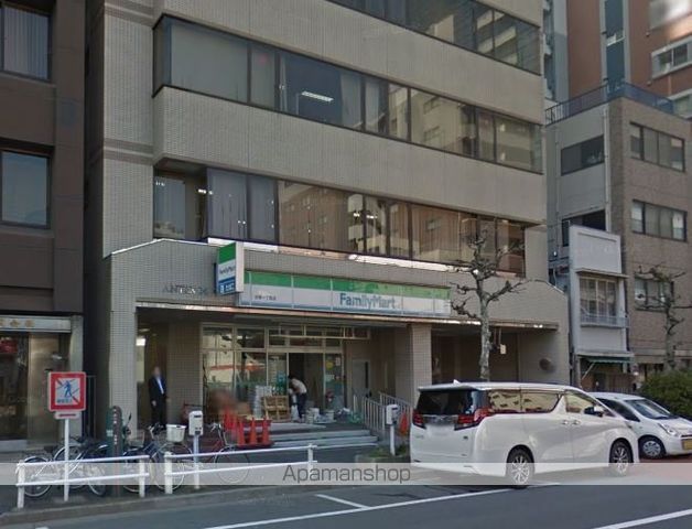 コンビニ　ファミリーマート（コンビニ）まで110m