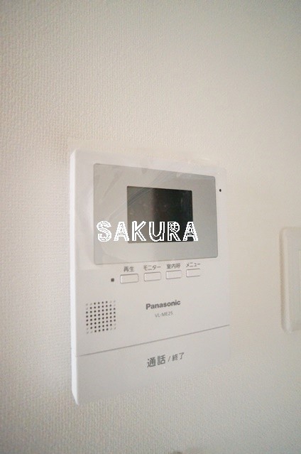 セキュリティ　女性の方でも安心のモニター付きインターホン♪