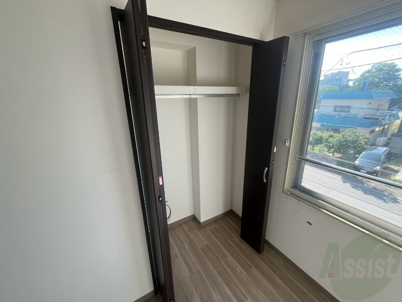 収納　寝室の収納です。部屋がすっきり片付きます。