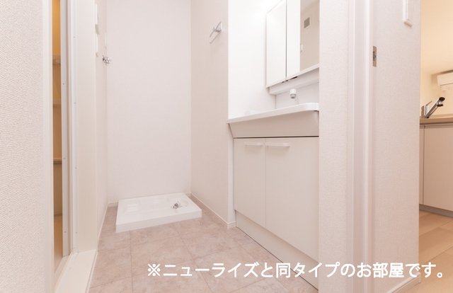 洗面設備　同タイプのお部屋です（現況を優先します）※建築中
