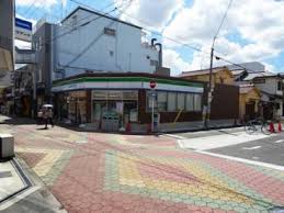 コンビニ　ファミリーマート 大宮二丁目店（コンビニ）まで525m