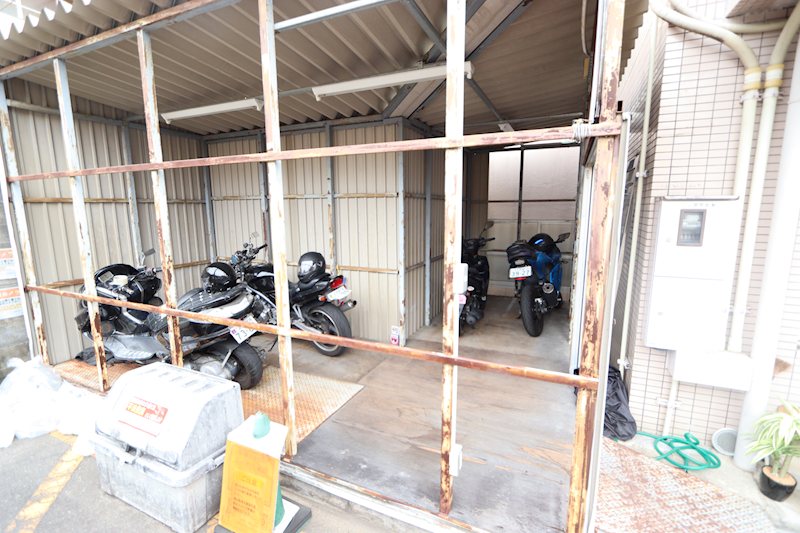 駐車場　バイク置き場