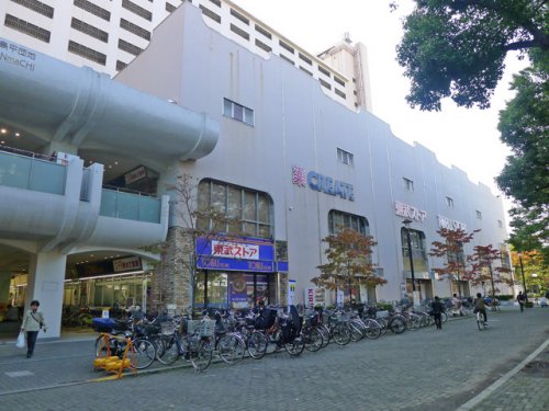 スーパー　東武ストア 高島平店（スーパー）まで385m