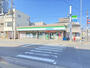 コンビニ　ファミリーマート 旭三郷駅前店（コンビニ）まで382m